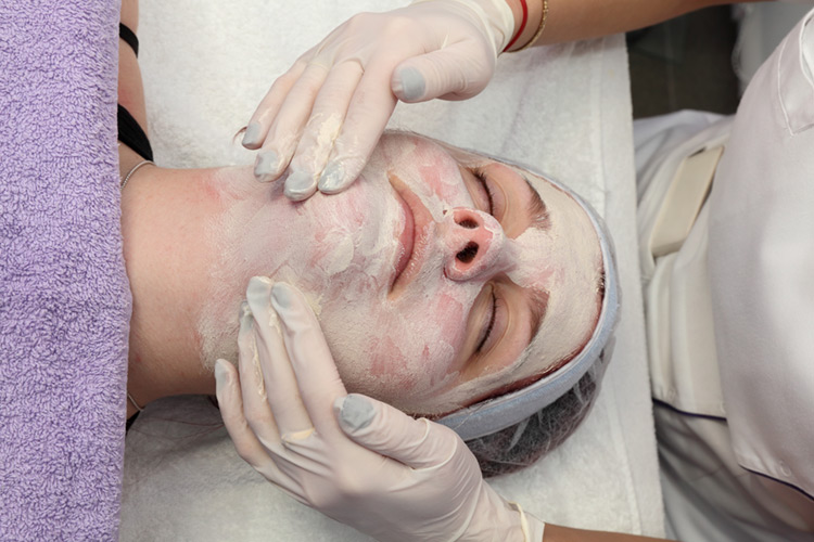 Try our effective anti-acne facial today